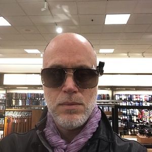 Meet your Posher, Eric